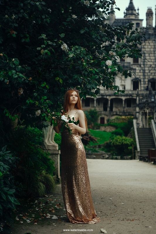 gold, golden, dress, nature, Portugal, castle, old, prrincess, fairy, fairytale  Golden Princess  фото превью