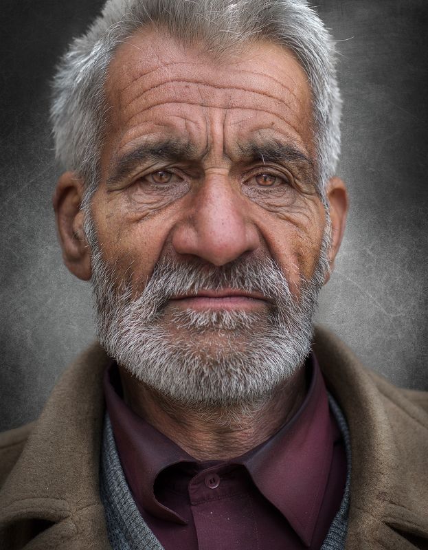 #Forehead #Nose #Beard #Jaw #Flash photography #Ear #Iris #Grey #Black-and-white #No expression  Worker фото превью