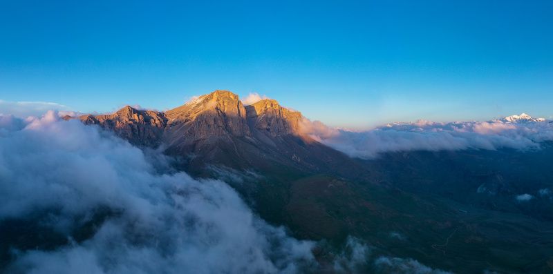 кавказ, закат, скалистые горы, облака  фото превью