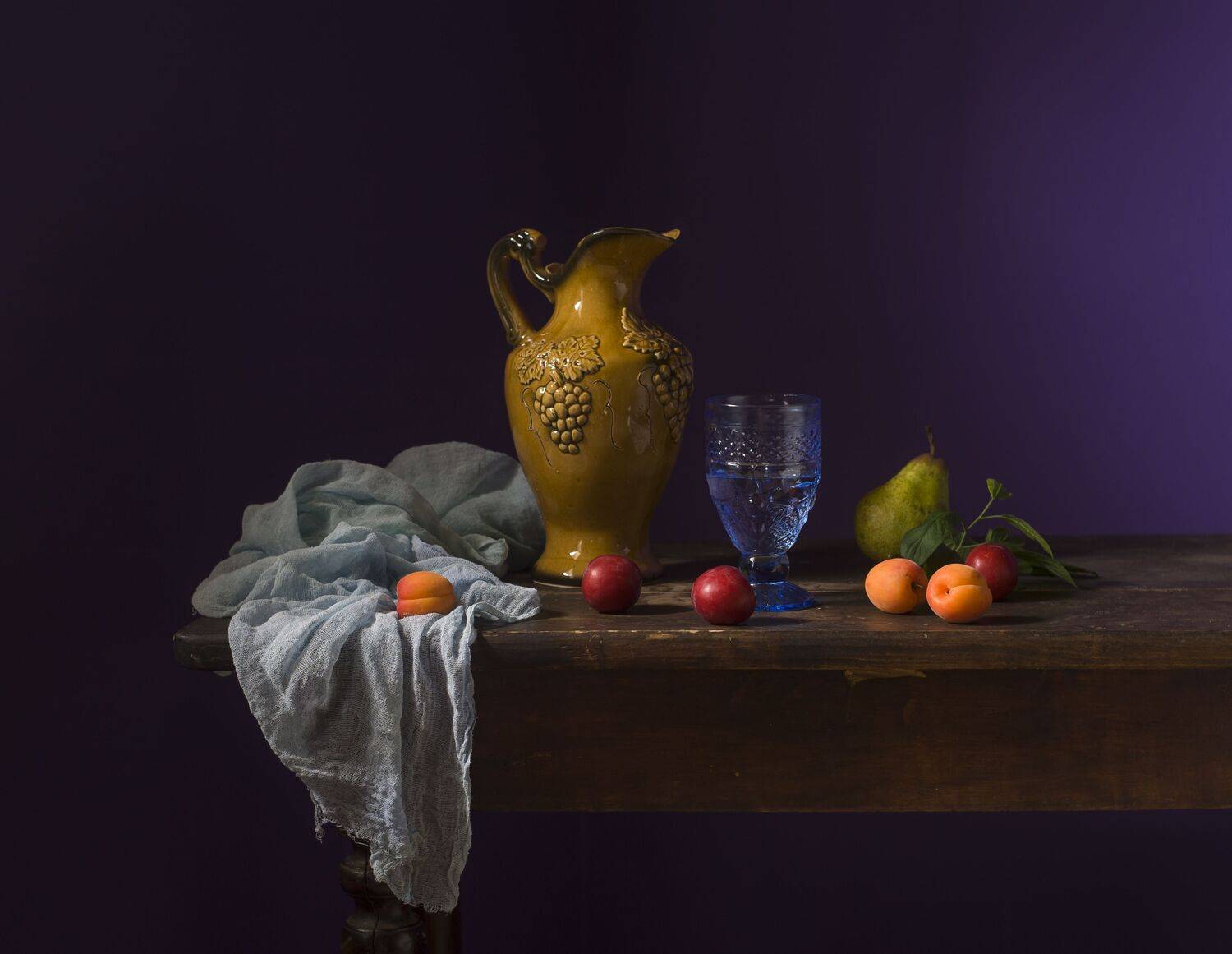 кувшин, сливы, абрикосы, груша, бокал, Оксана Евкодимова