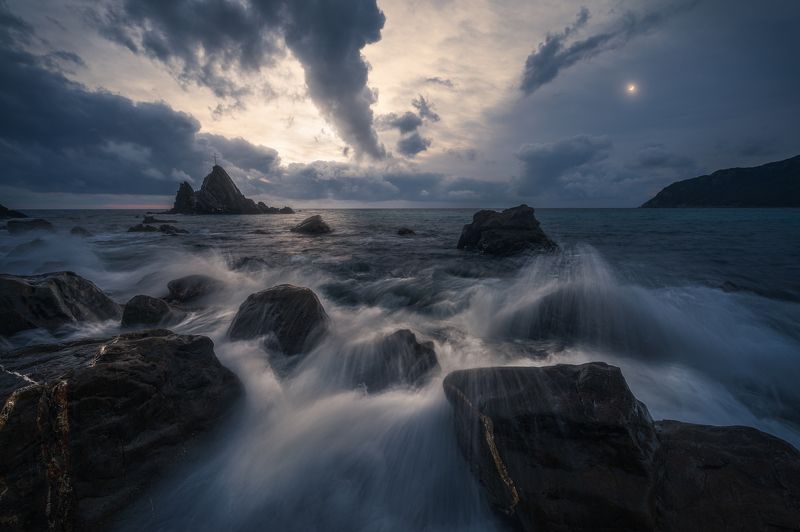 Landscape seascape longexpo sea mood bluehour moon sunset The Land of the Nephilim  фото превью