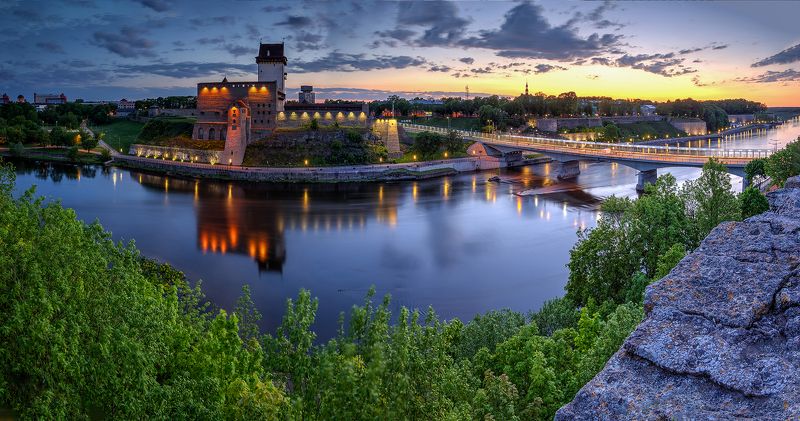 нарва, июнь, белая ночь, замок, променад, река Красавица Нарва фото превью