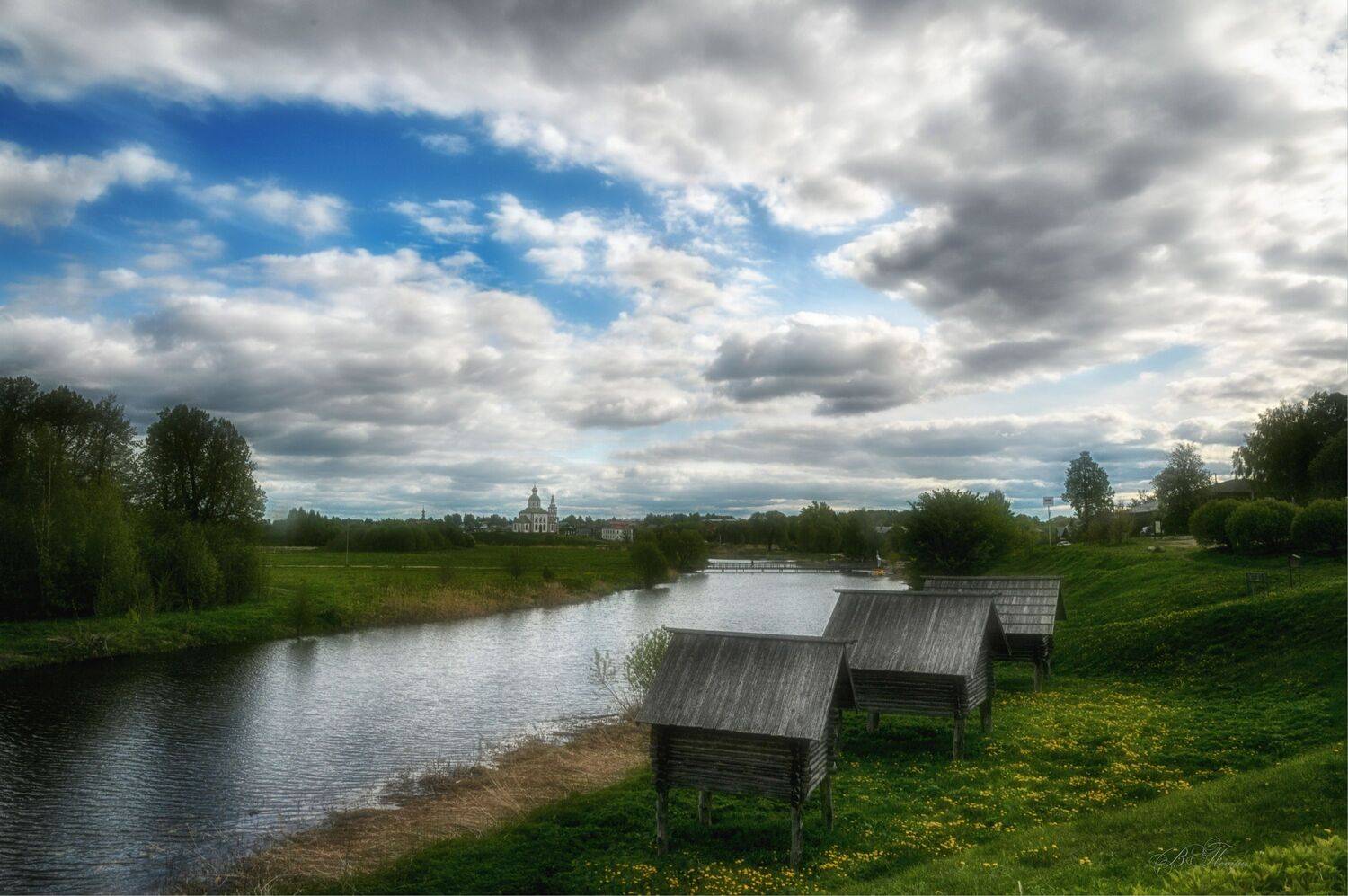 речка облака сараи церковь, Вера Петри