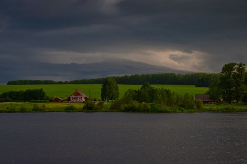 вечер гроза река Перед грозой фото превью