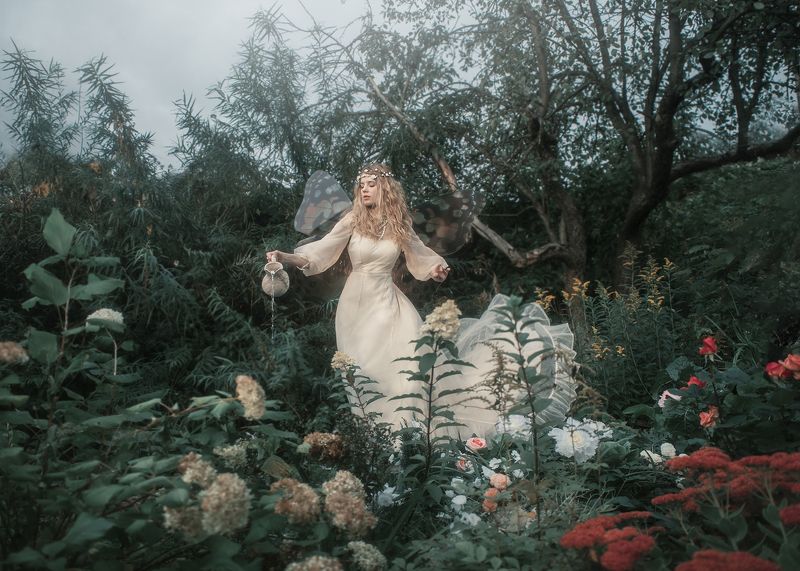 Вика.Бабочка в саду (2020) фото превью