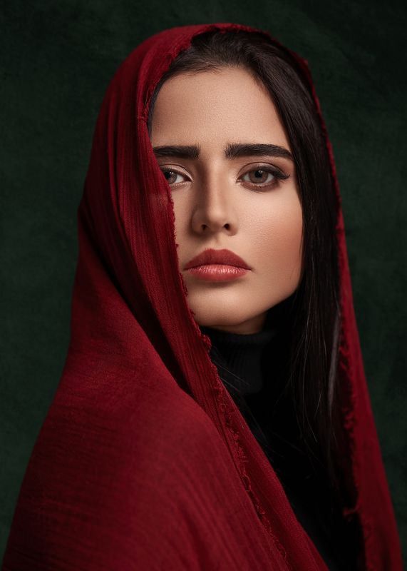 portrait dramatic light model girl photographer beauty art  Prestige фото превью