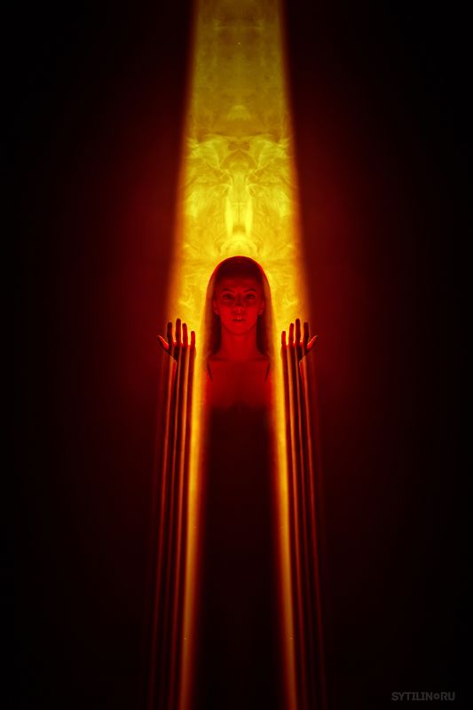 предзнаменование, апокалипсис, женщина, молитва, ад, адский, луч, свет, пламя, молитва, поклонение, религия, страшный суд Omen фото превью