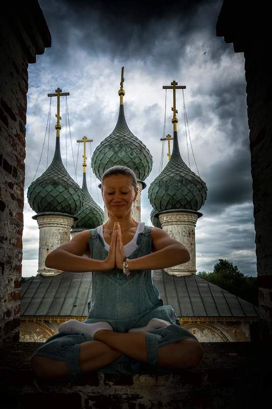 #photoart, #photowork, #yoga, #church, #Nerekhta Photoart in Church. Nerekhta.  фото превью