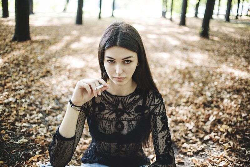 Art photo, Autumn, Cigarette, Girl, Portrait, Warsaw Ola with a cigarette фото превью