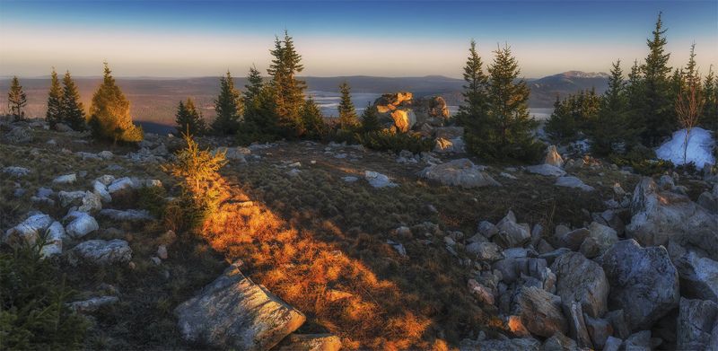 Весна, Горы, Закат, Зюраткуль, Панорама, Пейзаж, Природа, Путешествие, Туризм, Урал, Южный урал На вершине Зюраткуль фото превью