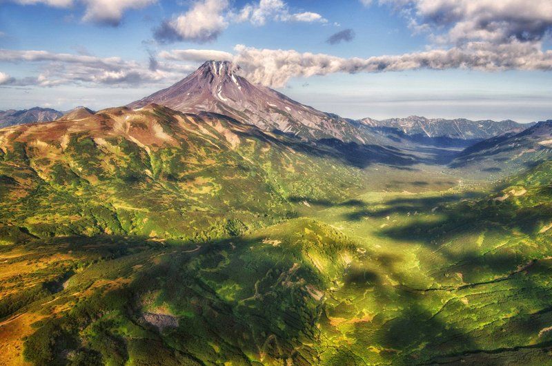 Камчатский рельеф (пролетая над склонами вулканов Вилючинский и Мутновский). фото превью