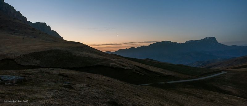 рассвет, утро в горах, перевал, актопрак, кабардино-балкария, кавказ Неторопливый рассвет в грандиозном месте фото превью