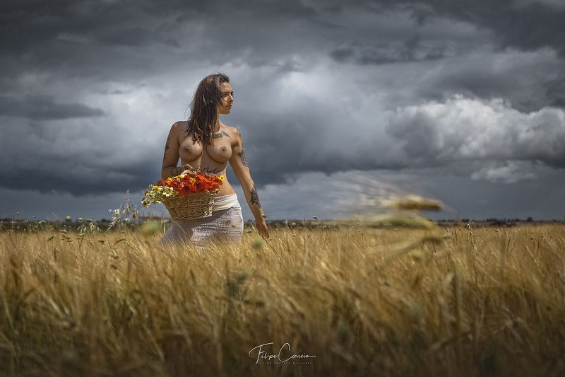 nude,model,mood,countryside, A day at countryside фото превью