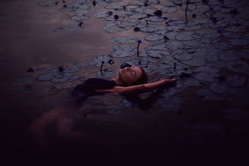 Портрет, постановочная, сказочная фотосессия, русалка, в воде, женская фотосессия, эстетика, гелиос Русалка. Ксения фото превью