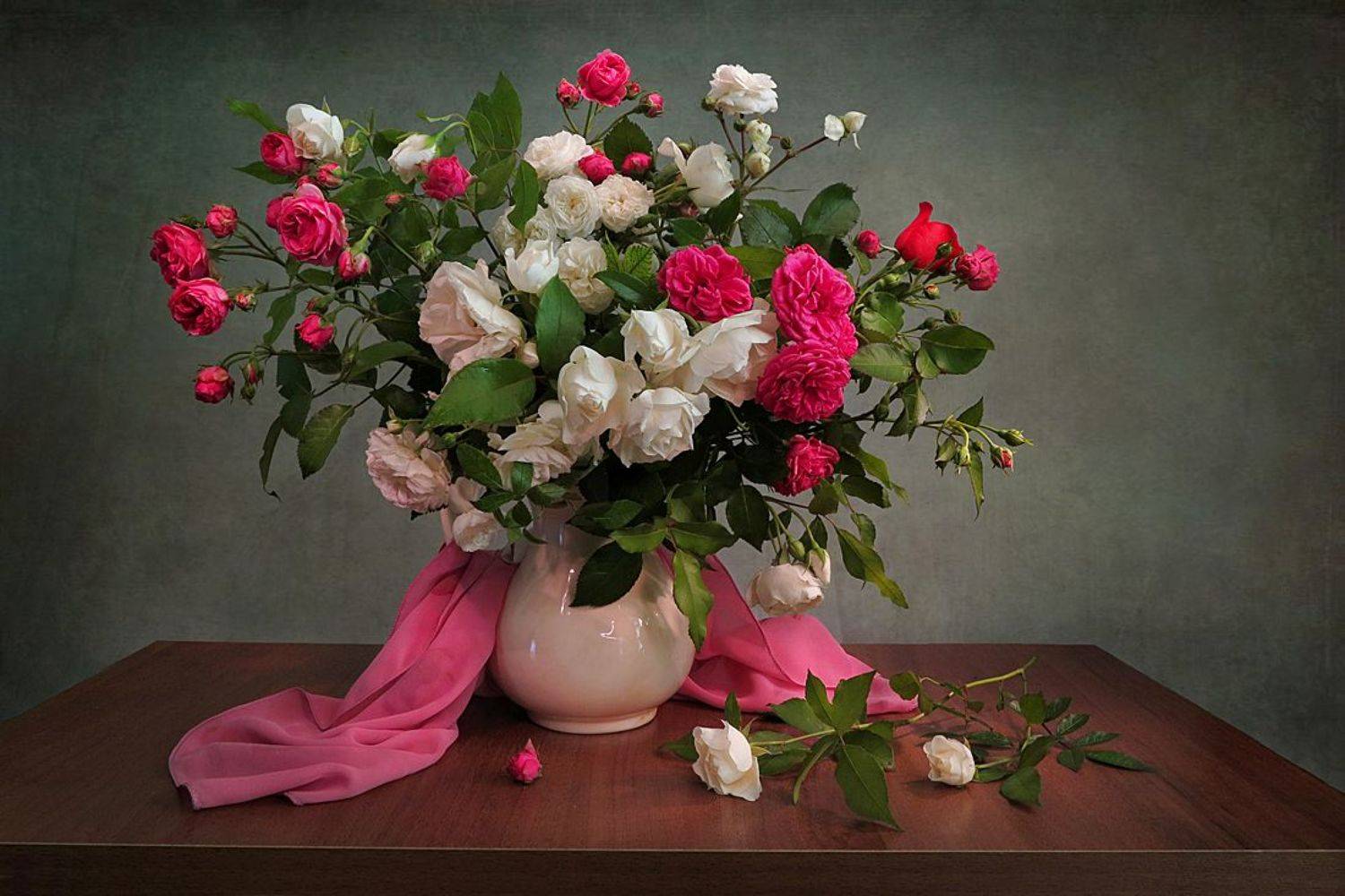 натюрморт,шарф,кувшин,розы, Алла Шевченко