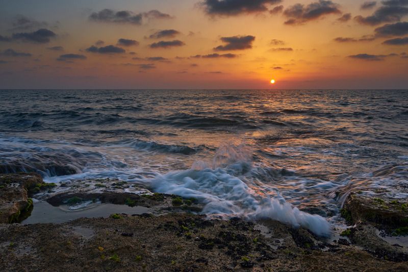Закат на Средиземном море фото превью