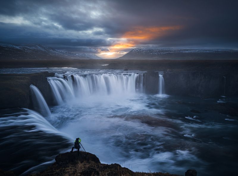 Landscape waterfall mood iceland Godàfoss sunrise sunset blue tones blue hour epic human scale Tales of Creation  фото превью