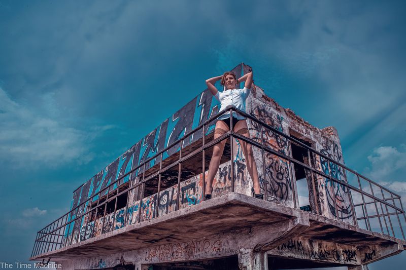 Белая башня фото превью