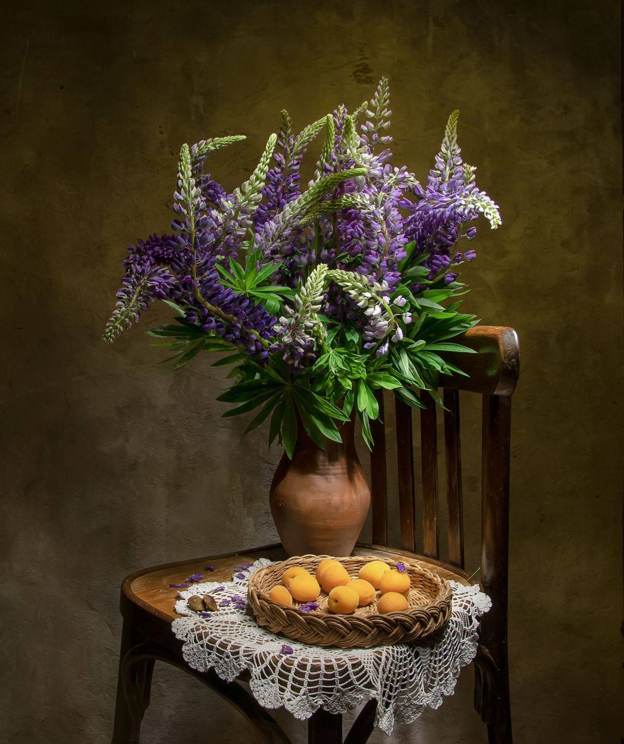 натюрморт, люпины, абрикосы, Феденкова Татьяна