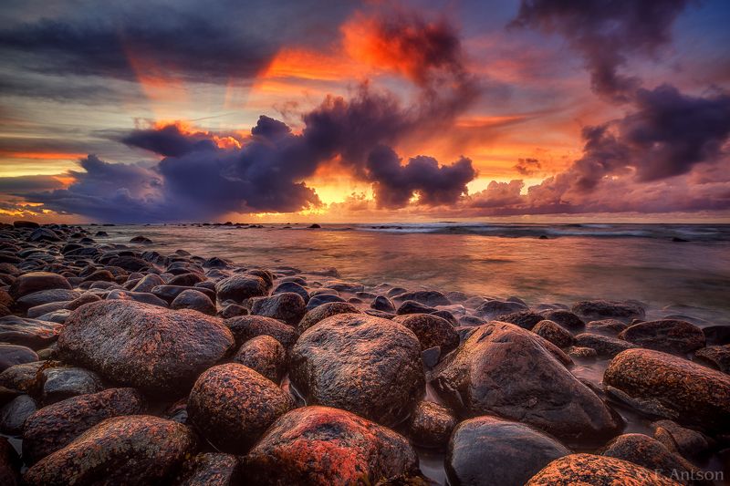 пейзаж, природа, море, эстония, закат, балтийское море, свет, elvis antson Закат на каменистом побережье фото превью