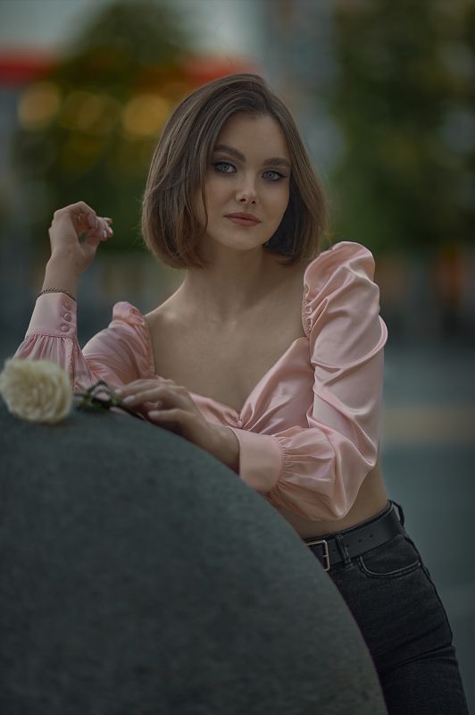 Белая роза  .  .  . фото превью