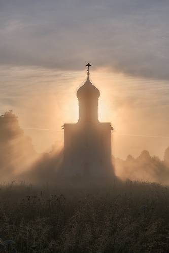 Сияющий туман Покрова на Нерли.