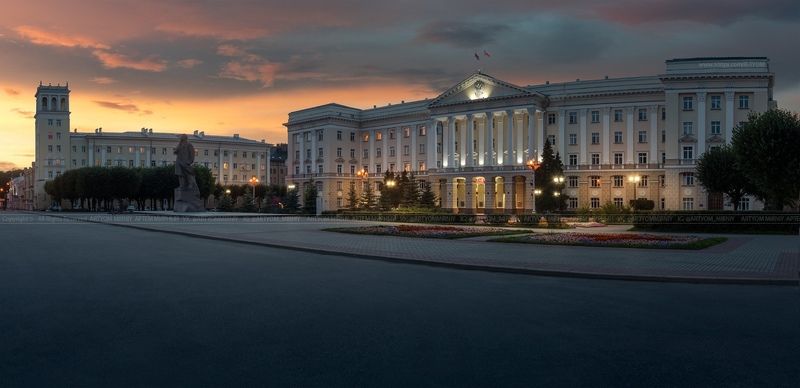 книга владыка моря, артем мирный, artyom mirniy, арт, свет, смоленск, фотохудожник, россия, smolensk, russia, искусство, nikon d750, capriccio, art Площадь Ленина. Город Смоленск (Россия) фото превью