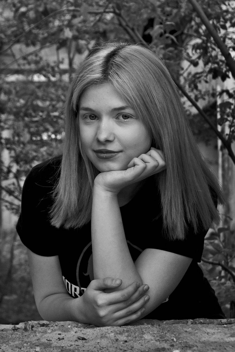 девушка, портрет, глаза, взгляд, волосы, апатиты, граффити, кировск, Николай Смоляк