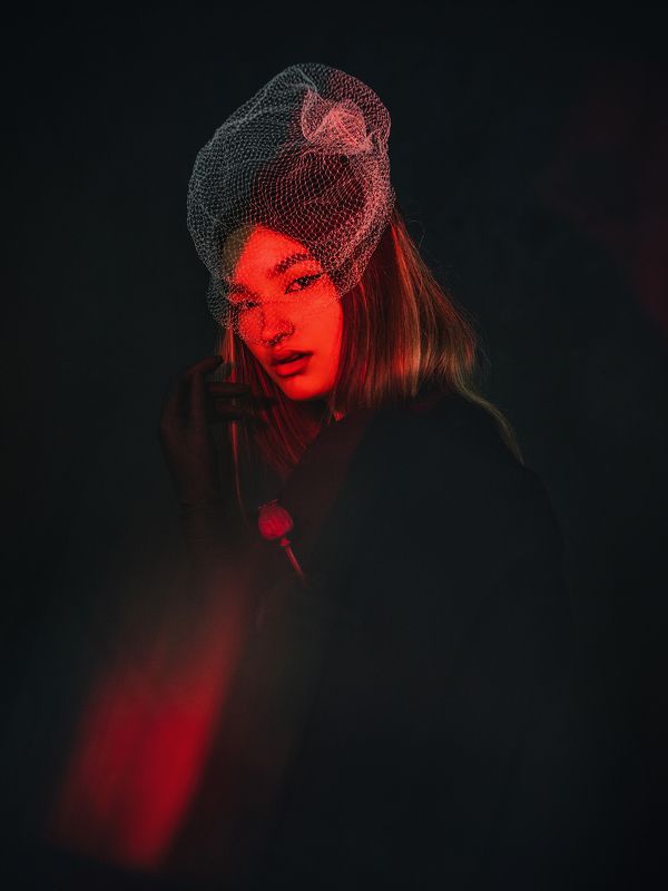 Enigmatic girl фото превью