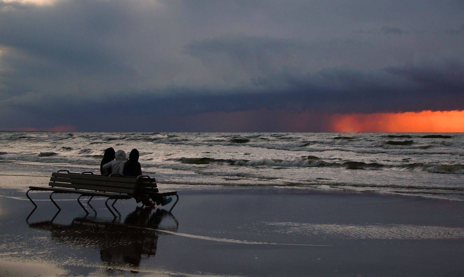 summer, evening, shore, sunset, sky, storm, cloud, friends, meeting, waiting, girlfriends, sea, Сергей Андреевич