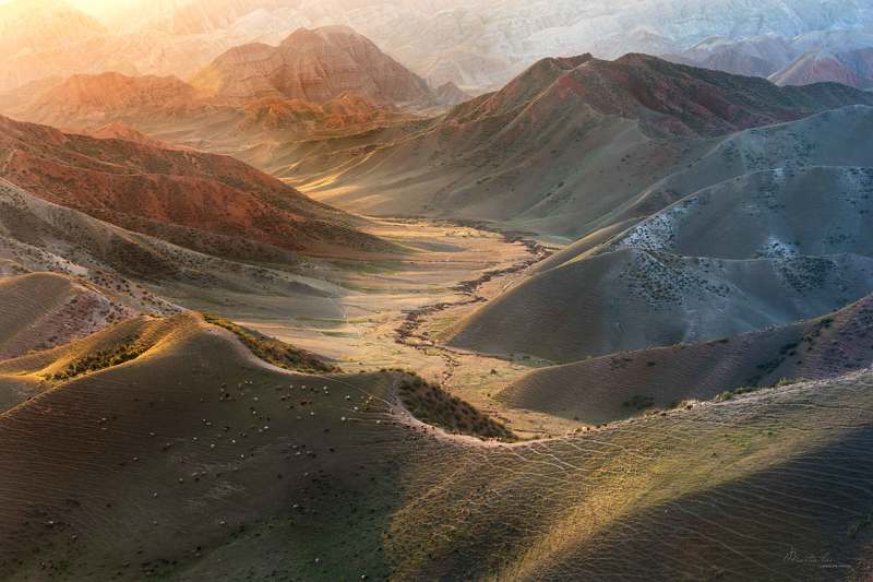 Colorful mountains фото превью