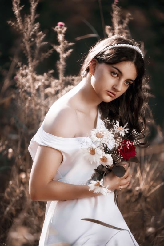 женский портрет, девушка с цветами Девушка с цветами фото превью