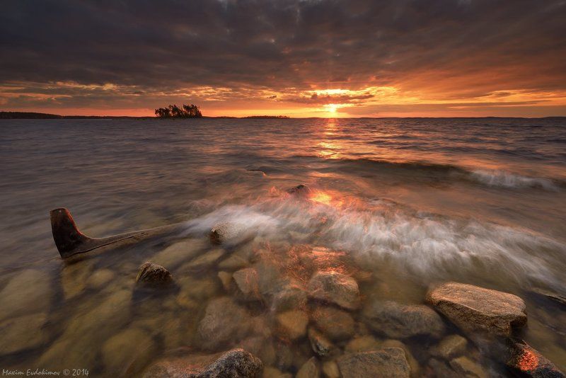 Накатил волнами вечер фото превью