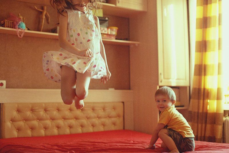 дети, полет, прыжок *** фото превью