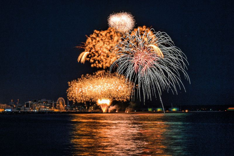 fireworks; night; colors; national; france, city Fireworks, french national day, city of LE HAVRE фото превью