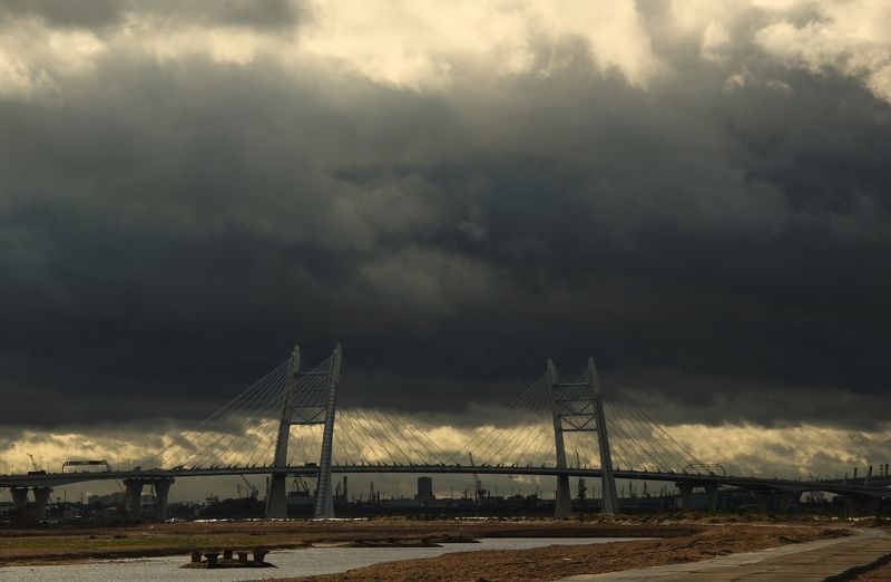 city, bridge, morning, summer, sky, cloud, change, fear, darkness, movement, air An anxious morning фото превью