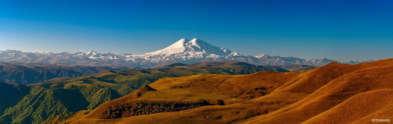 эльбрус, гора, горный хребет, горная цепь, кавказ, северный, путешествие, вид, пейзаж, достопримечательность, природа, панорама, ясно, весна, лето, снежный, долина, главный кавказский хребет, экскурсия, тур, поездка, Сытилин Павел