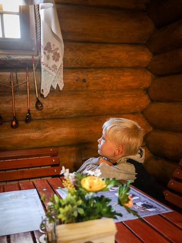 Свет в окошке