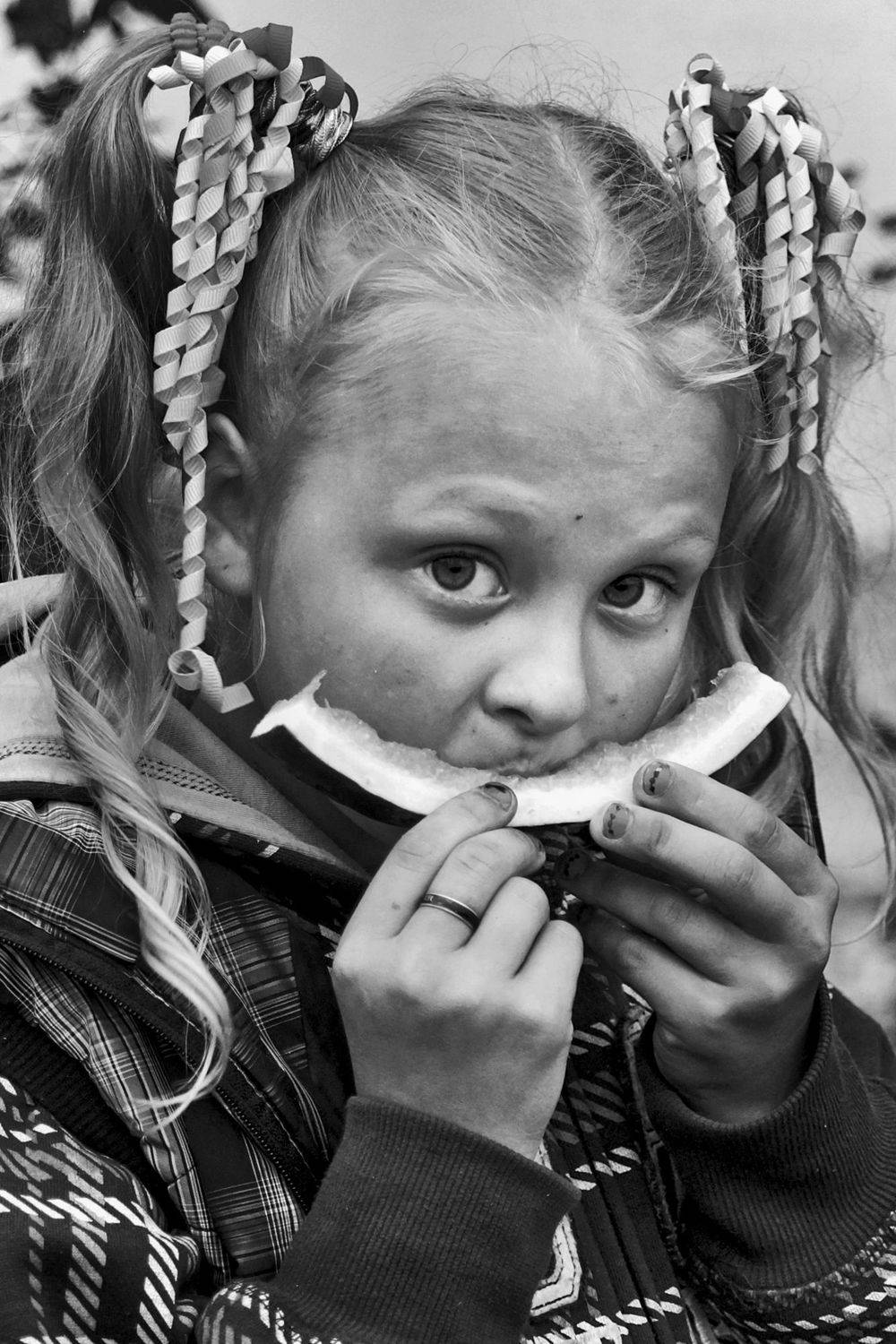 девочка, взгляд, глаза, эмоции, апатиты, арбуз, волосы, Николай Смоляк