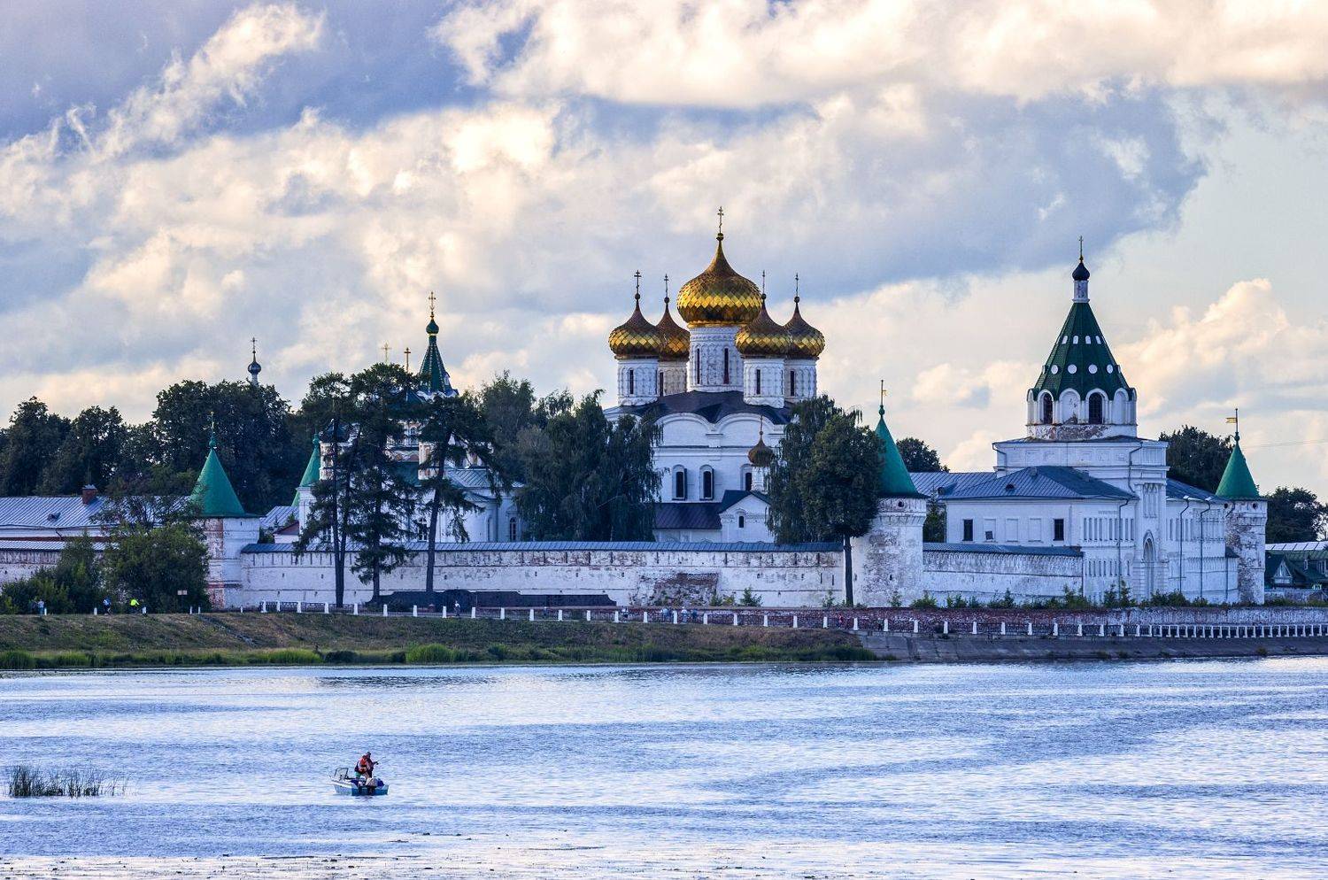 монастырь,великолепие,рыбак., Анатолий Салтыков