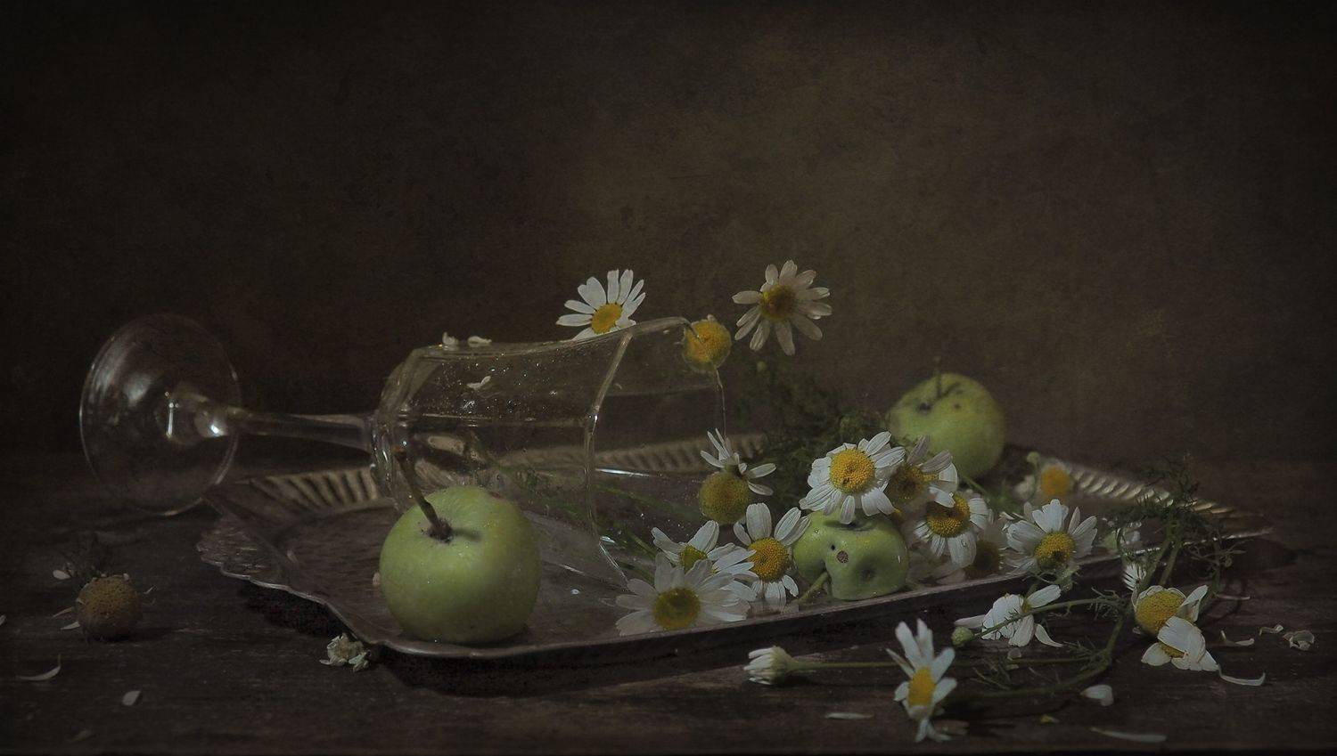 бокал, вода, яблоки,поднос,ромашки, Володин Владимир Владимирович