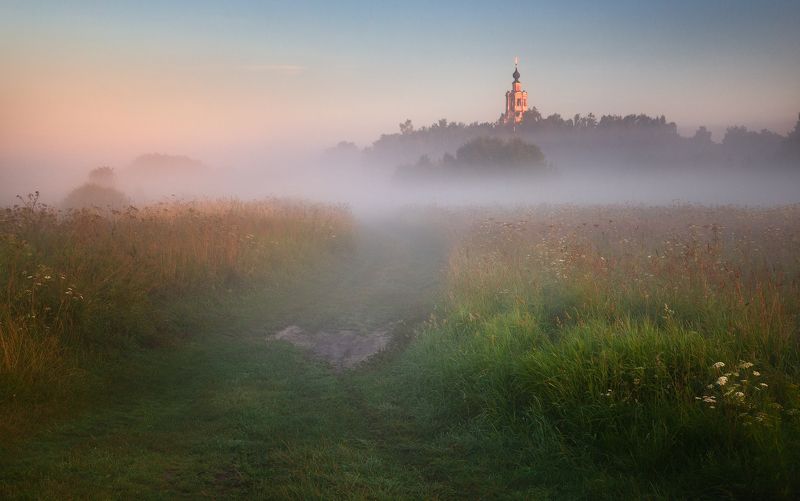 уборы, храм, туман, подмосковье Утренний свет фото превью