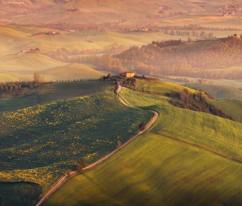 Над бескрайними полями