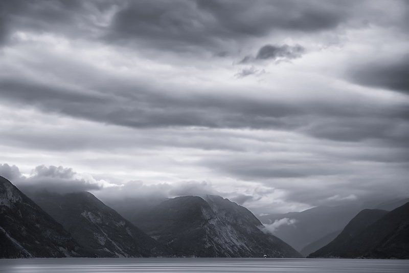 Ардалсфьорд, Норвегия Серые будни фьордов фото превью
