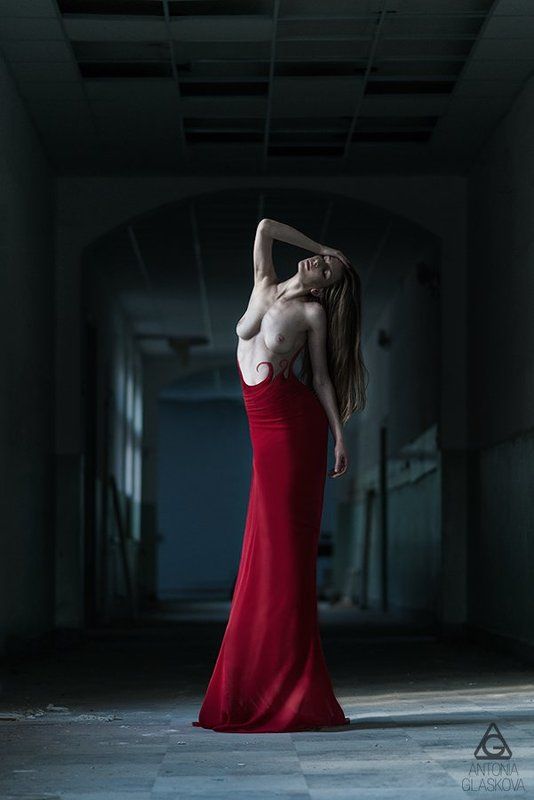 red lines фото превью