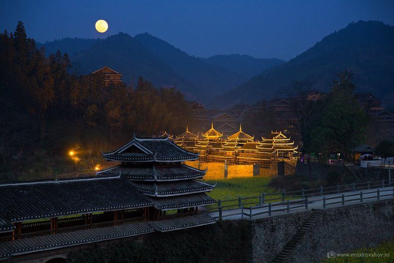 China, Китай День и ночь в деревне Maan. фото превью