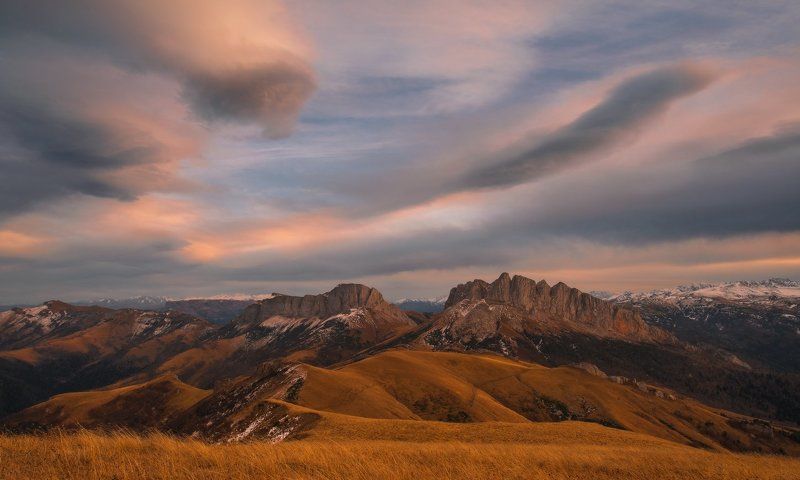 горы , осень, октябрь 2014, ачешбок , Сейчас ты в дамках, но что ты запляшешь, Когда из-за гор начнет дуть трамонтана. фото превью