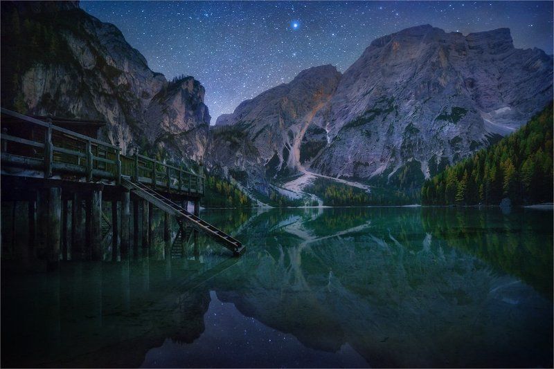 Dolomites, Lago di Braies, Вода, Горы, Доломитовые альпы, Звезды, Ночь, Озеро, Причал «Tales of Dolomites - Lago di Braies» фото превью