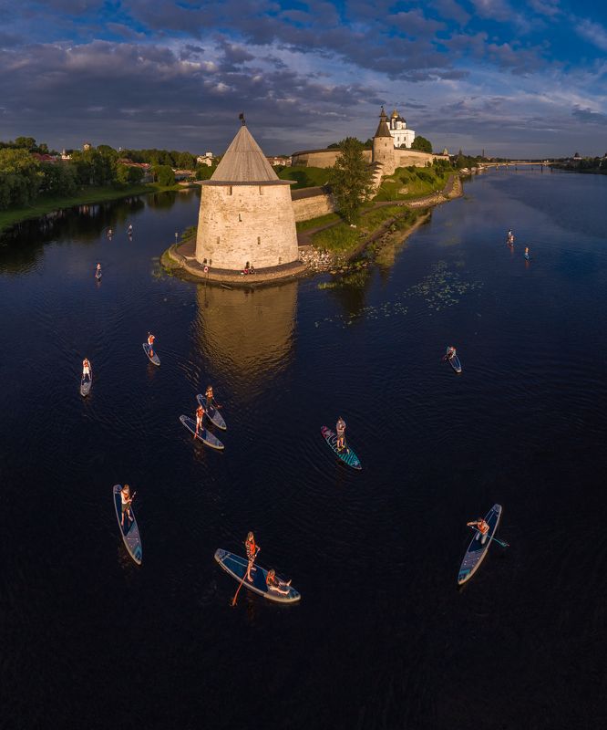 псков, кремль, архитектура, река, лето, россия, pskov, kremlin, architecture, sup, river, summer, russia На слиянии Великой и Псковы фото превью