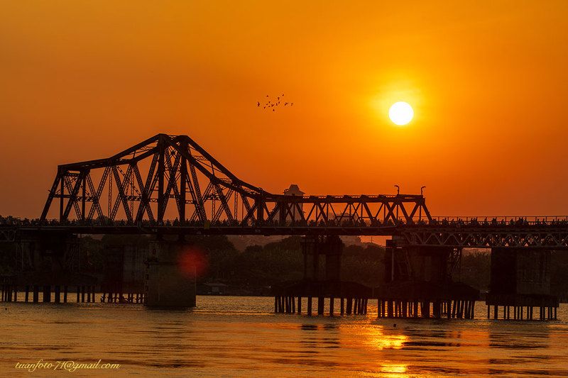 #sunset #bridge #sellingphoto Sunset on the bridge Long Bien - Ha Noi - Viet Nam фото превью